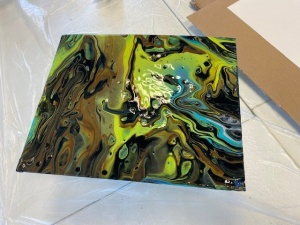 Acrylic Pouring Projekt am Gymnasium Aspel der Stadt Rees in Zusammenarbeit  mit der Katholischen Waisenhausstiftung - Aktuelles | Brücken-Stiftung - Katholisches Waisenhaus Emmerich