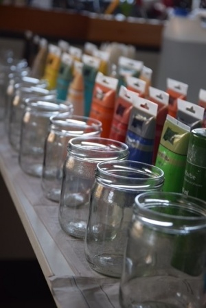 Acrylic Pouring Projekt am Gymnasium Aspel der Stadt Rees in Zusammenarbeit  mit der Katholischen Waisenhausstiftung - Aktuelles | Brücken-Stiftung - Katholisches Waisenhaus Emmerich